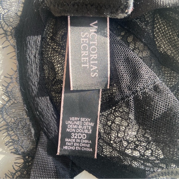 Victoria’s Secret Very Sexy Unlined Demi Bra - Picture 3 of 5